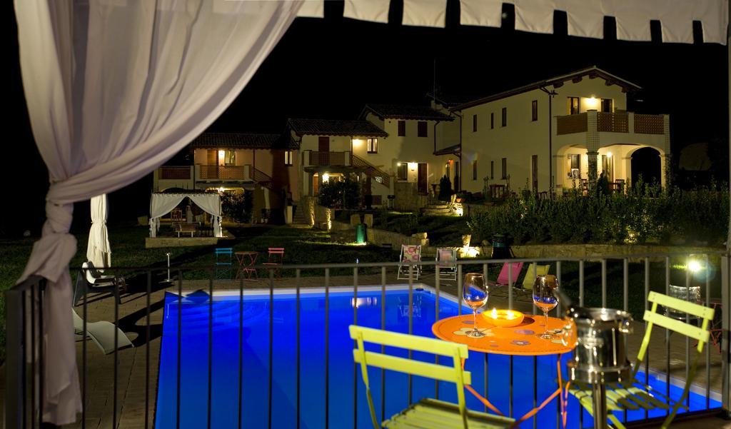 Borgo Le Capannelle Aparthotel Castel Ritaldi Bagian luar foto