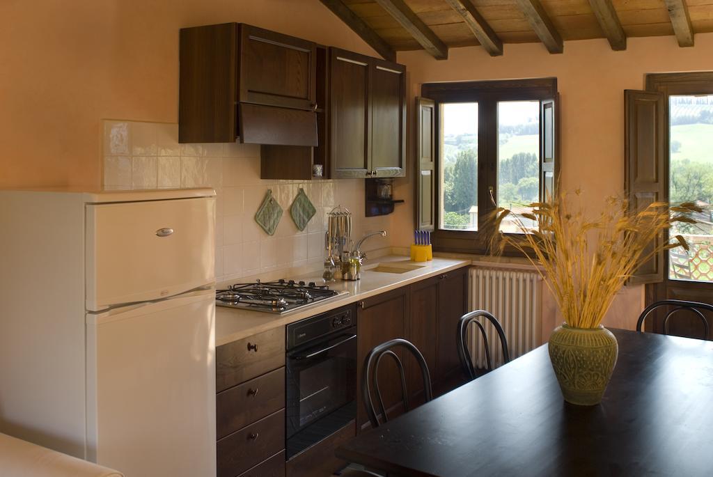 Borgo Le Capannelle Aparthotel Castel Ritaldi Ruang foto
