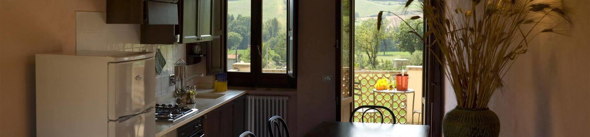 Borgo Le Capannelle Aparthotel Castel Ritaldi Bagian luar foto